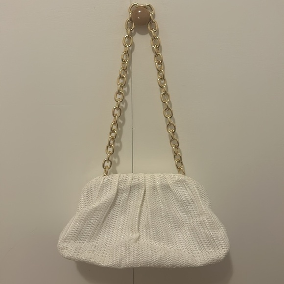 Tuckernuck White Raffia Straw Slouchy Clutch New With Gold Link Chain Strap - Picture 8 of 11